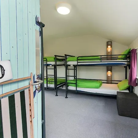 Yha Hostel *